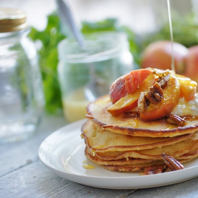 Pannkakor med äpple och pekannöt