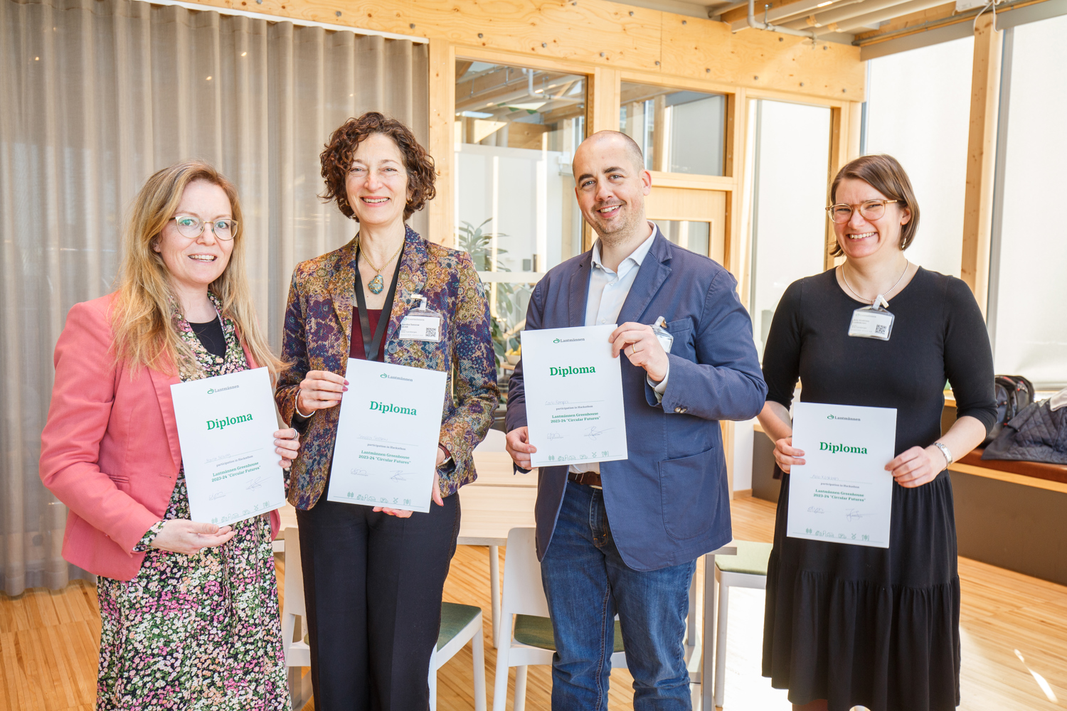 SEaB teamet Maria Nelving (Unibake), Sandra Sassow (SEaB), Carlo Rampini (Unibake) och Aino Kiiskinen (Unibake). Richard Stowey från Unibake saknas från bilden.